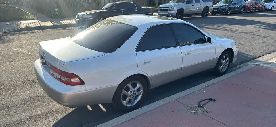 2002 Lexus ES 4th Gen - Image 4 of 4
