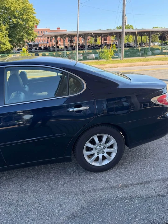 2002 Lexus ES 4th Gen - Image 4 of 12