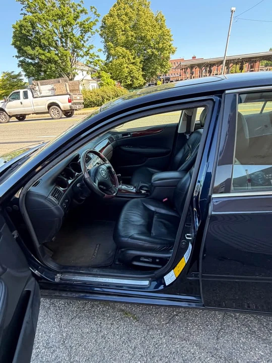 2002 Lexus ES 4th Gen - Image 11 of 12