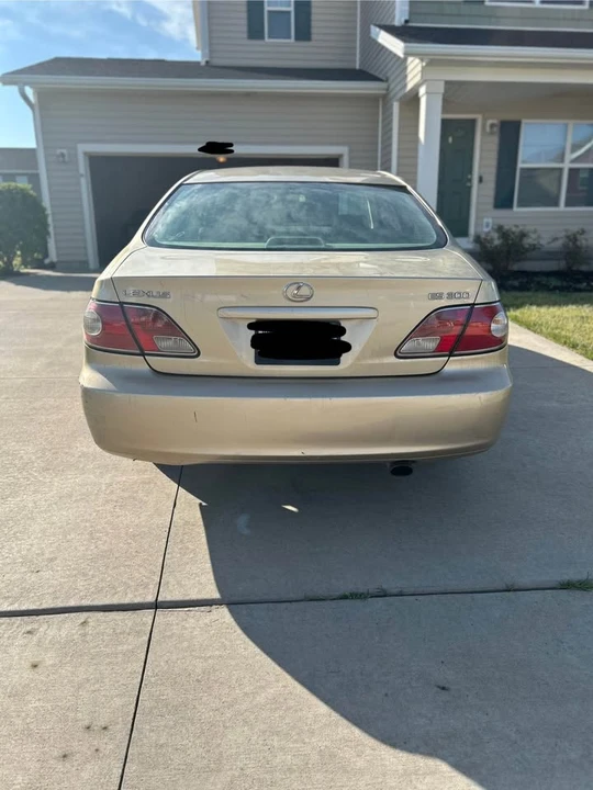 2002 Lexus ES 4th Gen - Image 2 of 8