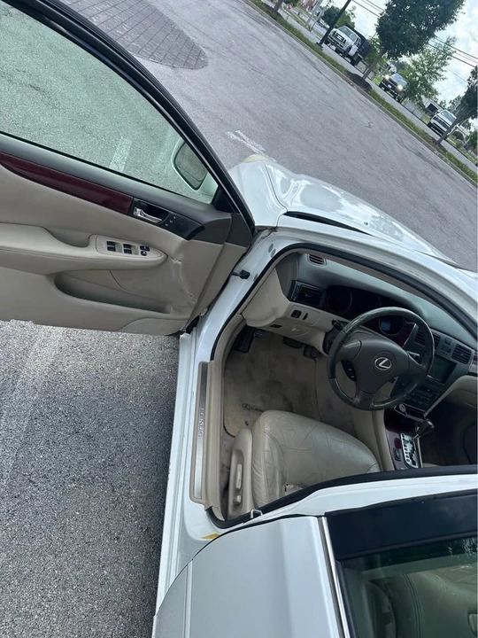 2002 Lexus ES 4th Gen - Image 8 of 13