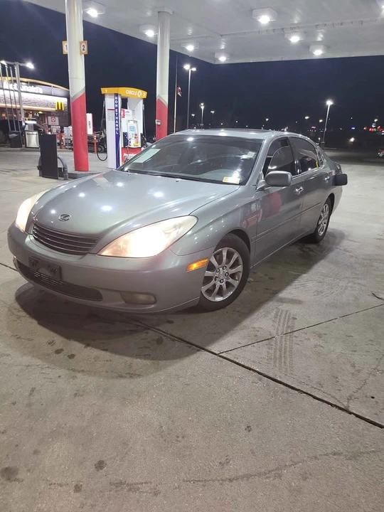 2002 Lexus ES 4th Gen - Image 2 of 4
