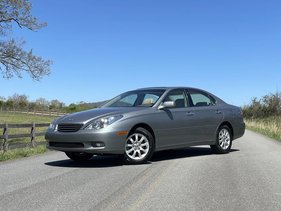 2002 Lexus ES 4th Gen - Image 2 of 31