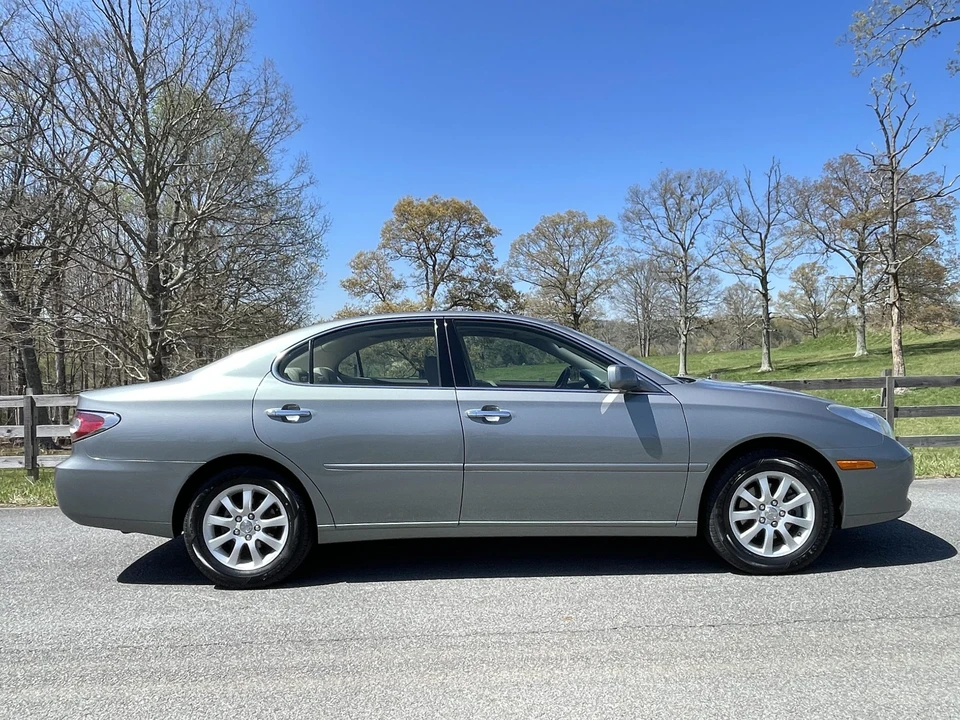 2002 Lexus ES 4th Gen - Image 26 of 31
