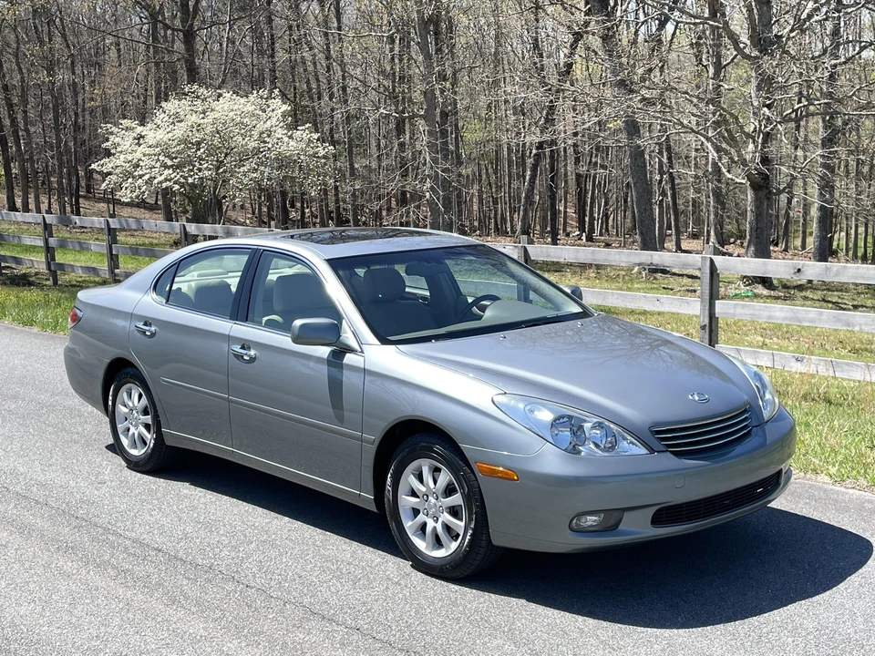2002 Lexus ES 4th Gen - Image 16 of 31