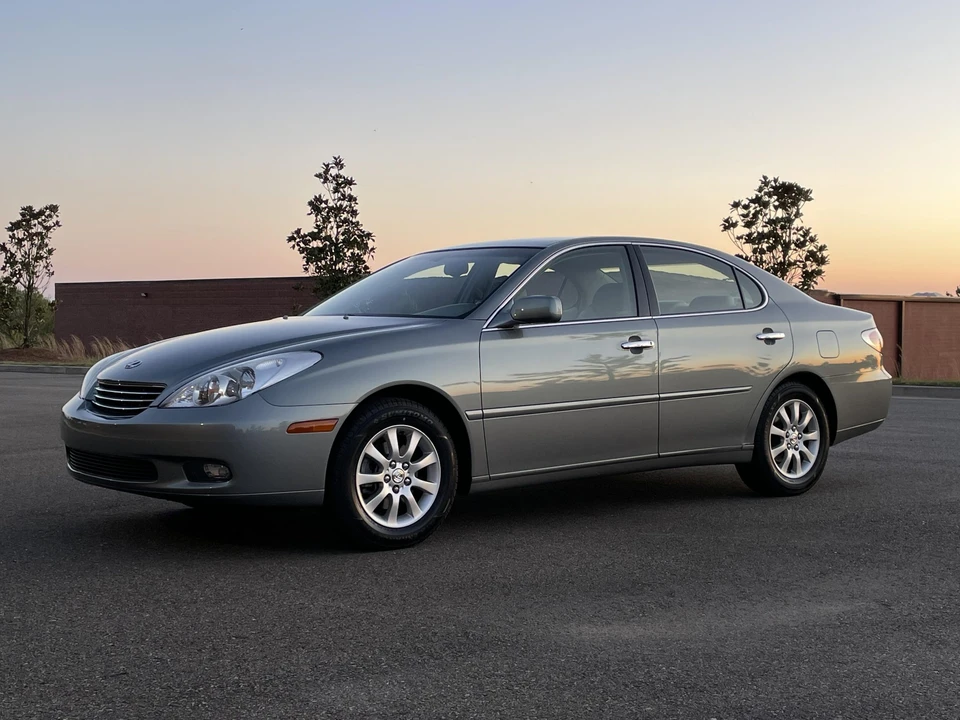 2002 Lexus ES 4th Gen - Image 3 of 31