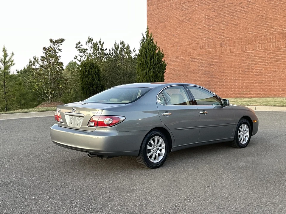 2002 Lexus ES 4th Gen - Image 28 of 31