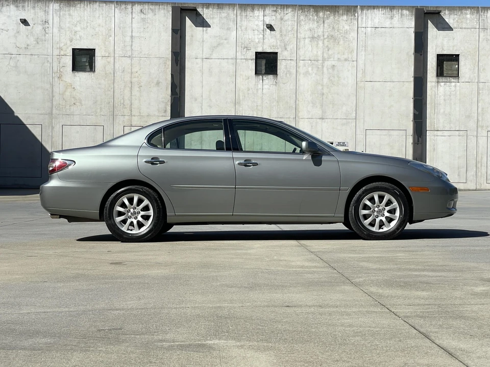 2002 Lexus ES 4th Gen - Image 24 of 31