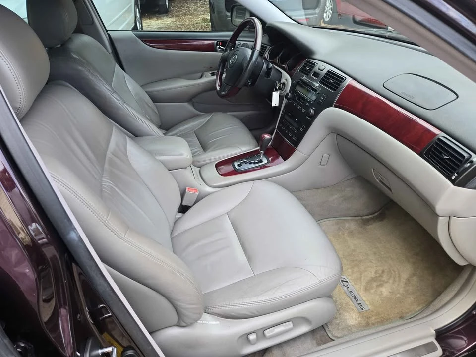 2002 Lexus ES 4th Gen - Image 5 of 10
