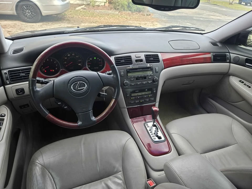 2002 Lexus ES 4th Gen - Image 4 of 10