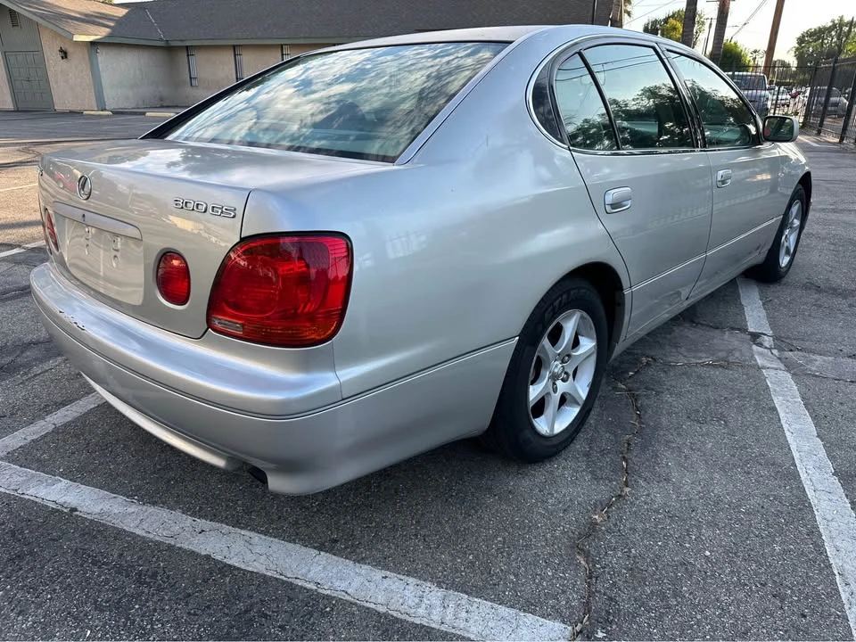 2002 Lexus GS 2nd Gen - Image 3 of 14