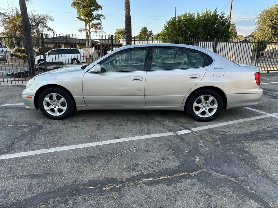 2002 Lexus GS 2nd Gen - Image 6 of 14