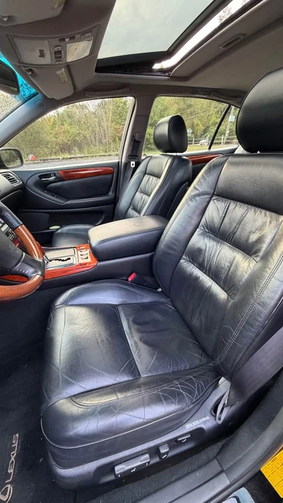 2002 Lexus GS 2nd Gen - Image 11 of 20