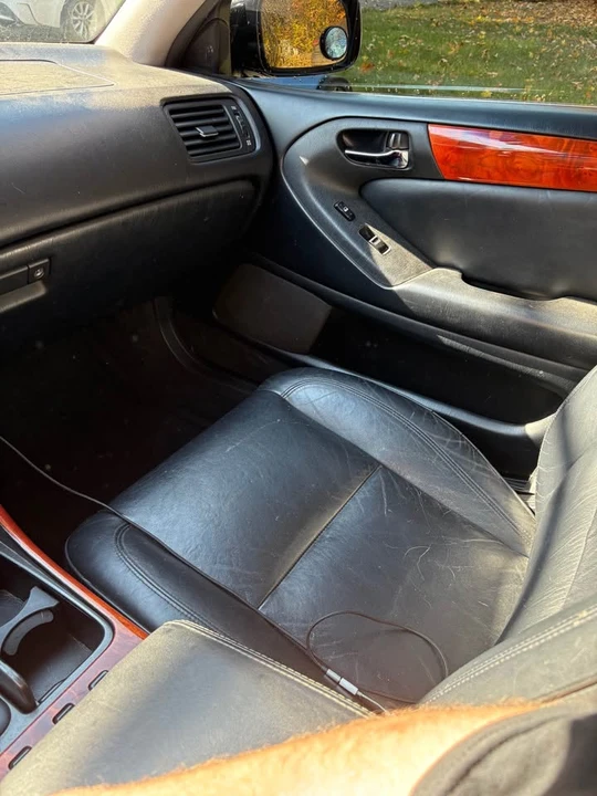2002 Lexus GS 2nd Gen - Image 9 of 14