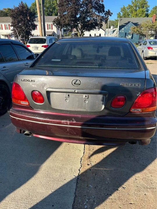 2002 Lexus GS 2nd Gen - Image 3 of 4