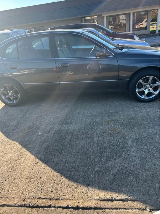 2002 Lexus GS 2nd Gen - Image 2 of 4