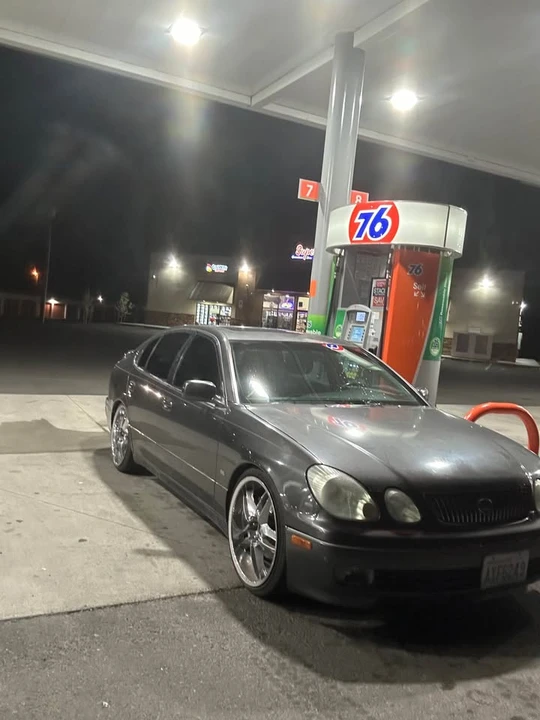 2002 Lexus GS 2nd Gen - Image 2 of 4