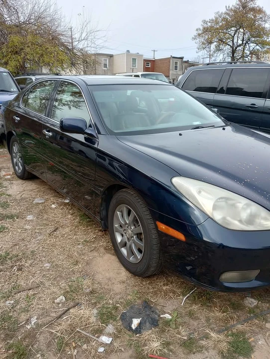 2002 Lexus GS 2nd Gen - Image 2 of 11