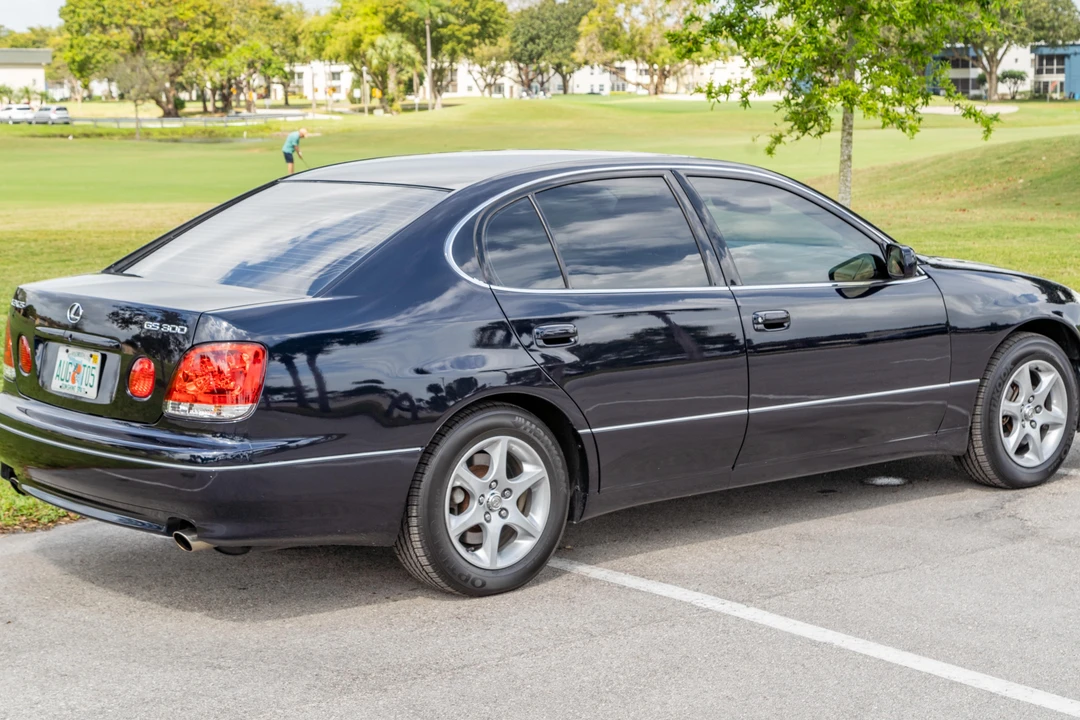 2002 Lexus GS 2nd Gen - Image 12 of 31