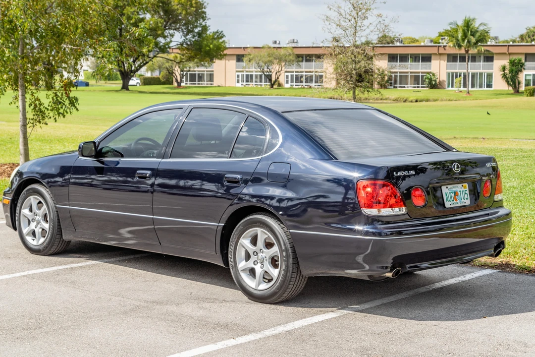 2002 Lexus GS 2nd Gen - Image 10 of 31