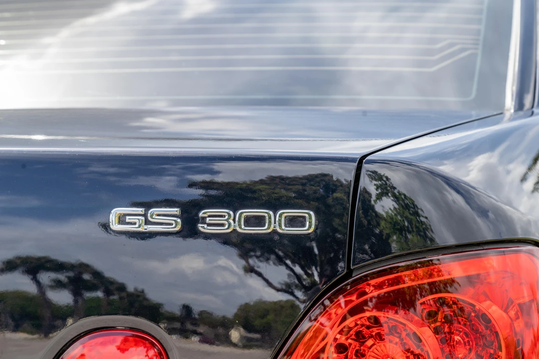 2002 Lexus GS 2nd Gen - Image 30 of 31
