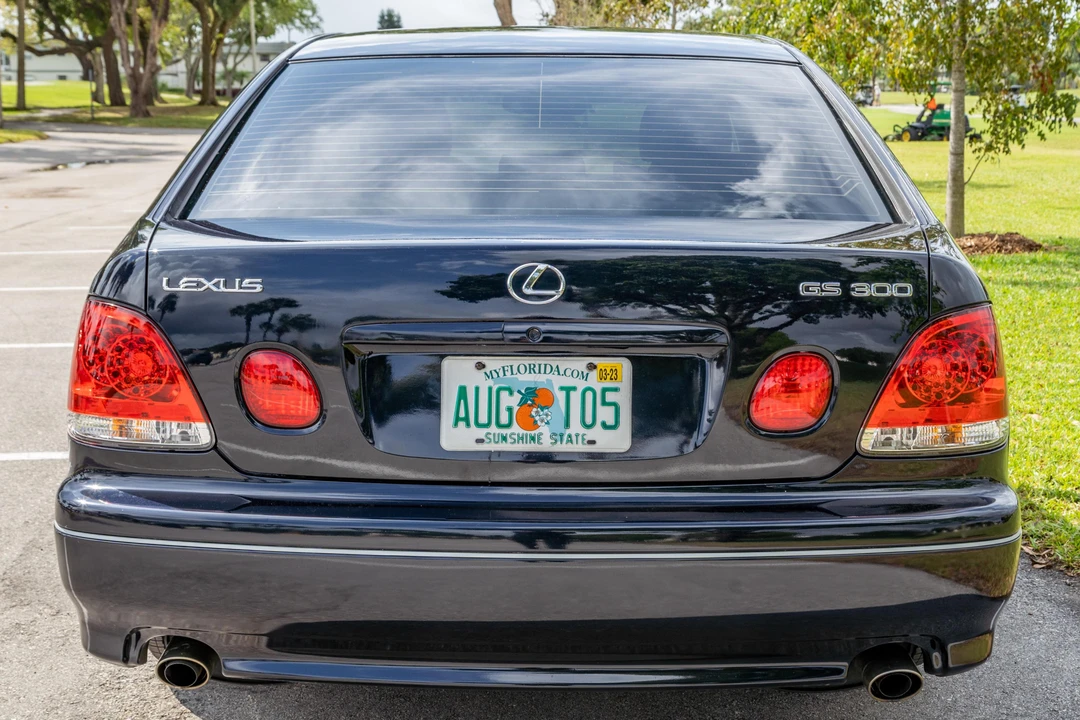 2002 Lexus GS 2nd Gen - Image 5 of 31