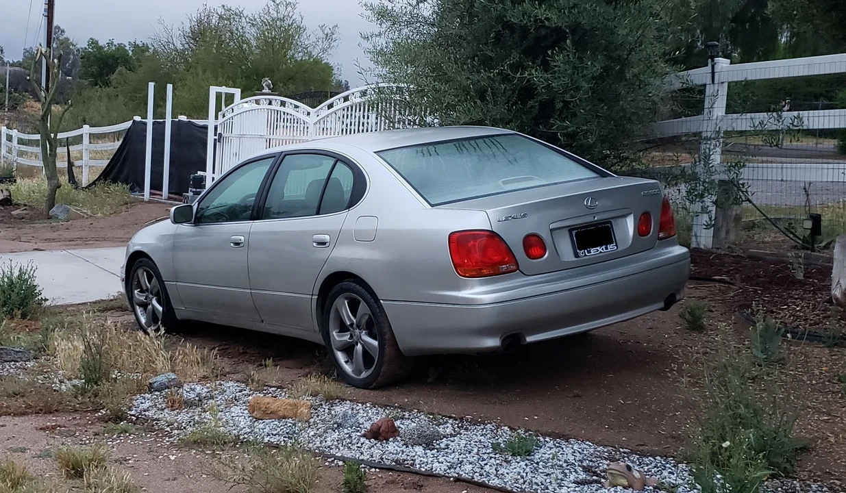 2002 Lexus GS 2nd Gen - Image 3 of 10