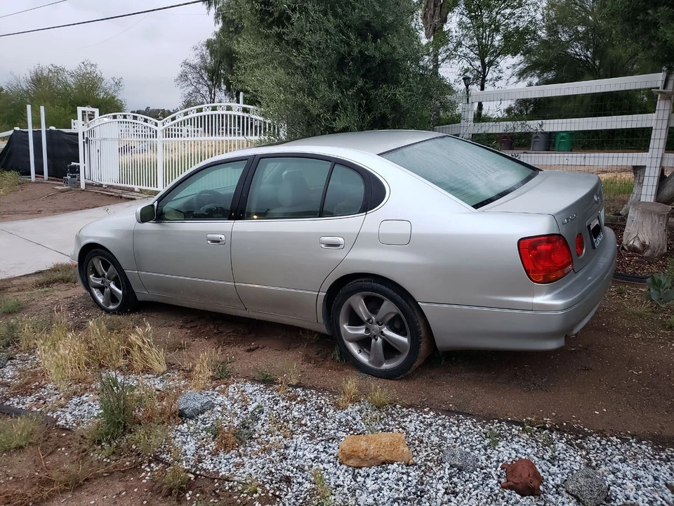 2002 Lexus GS 2nd Gen - Image 2 of 10