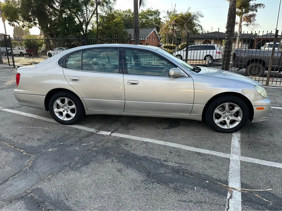 2002 Lexus GS 2nd Gen - Image 5 of 13