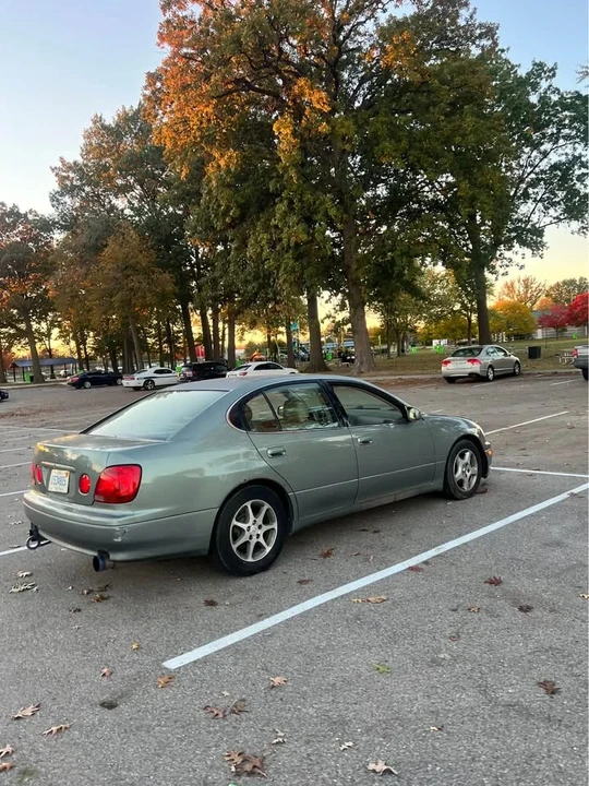 2002 Lexus GS 2nd Gen - Image 4 of 9