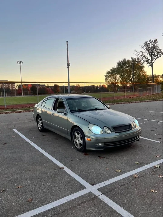 2002 Lexus GS 2nd Gen - Image 2 of 9