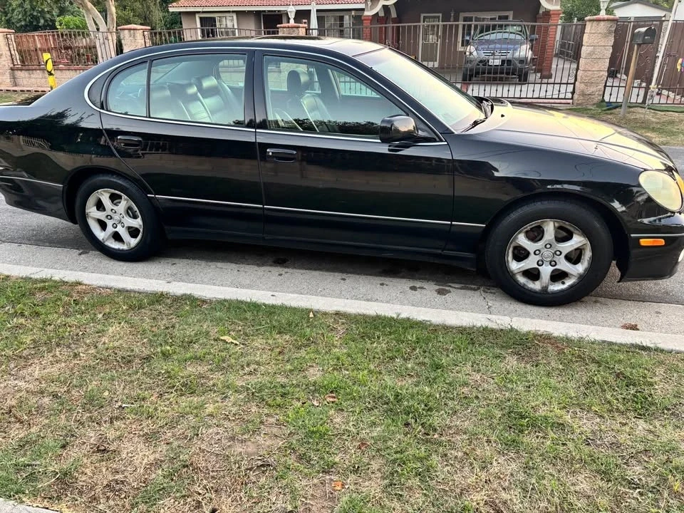 2002 Lexus GS 2nd Gen - Image 5 of 11