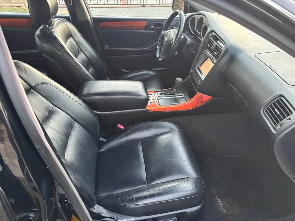 2002 Lexus GS 2nd Gen - Image 8 of 11