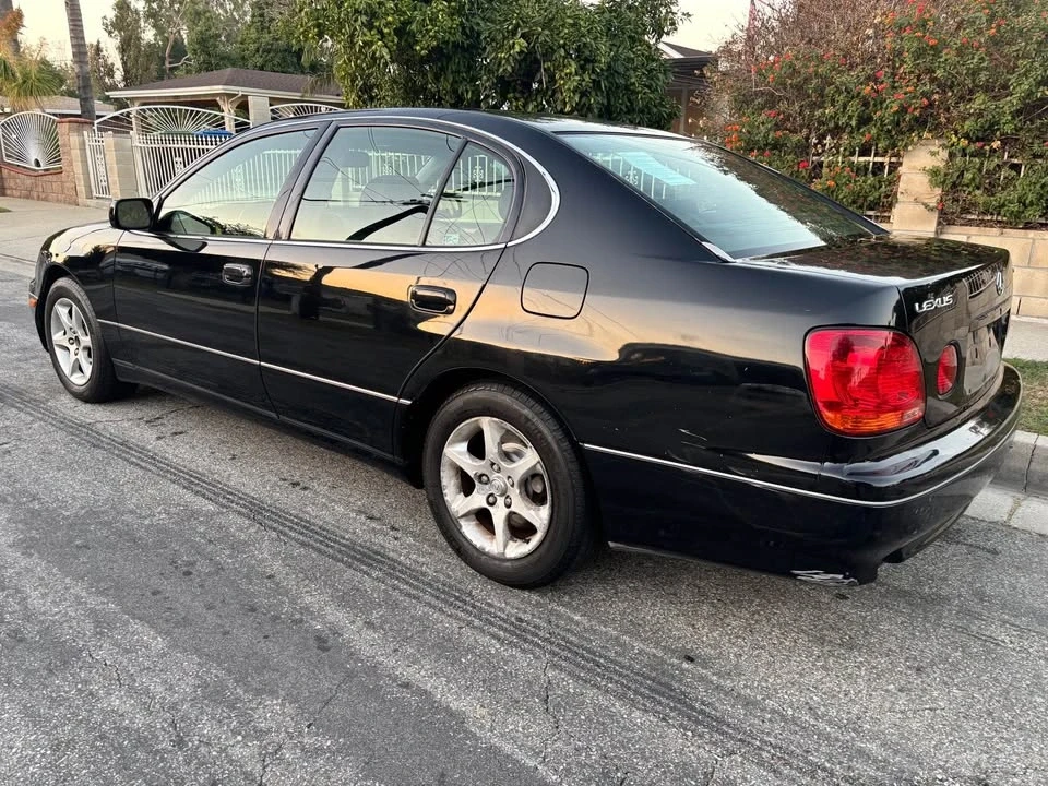 2002 Lexus GS 2nd Gen - Image 4 of 11