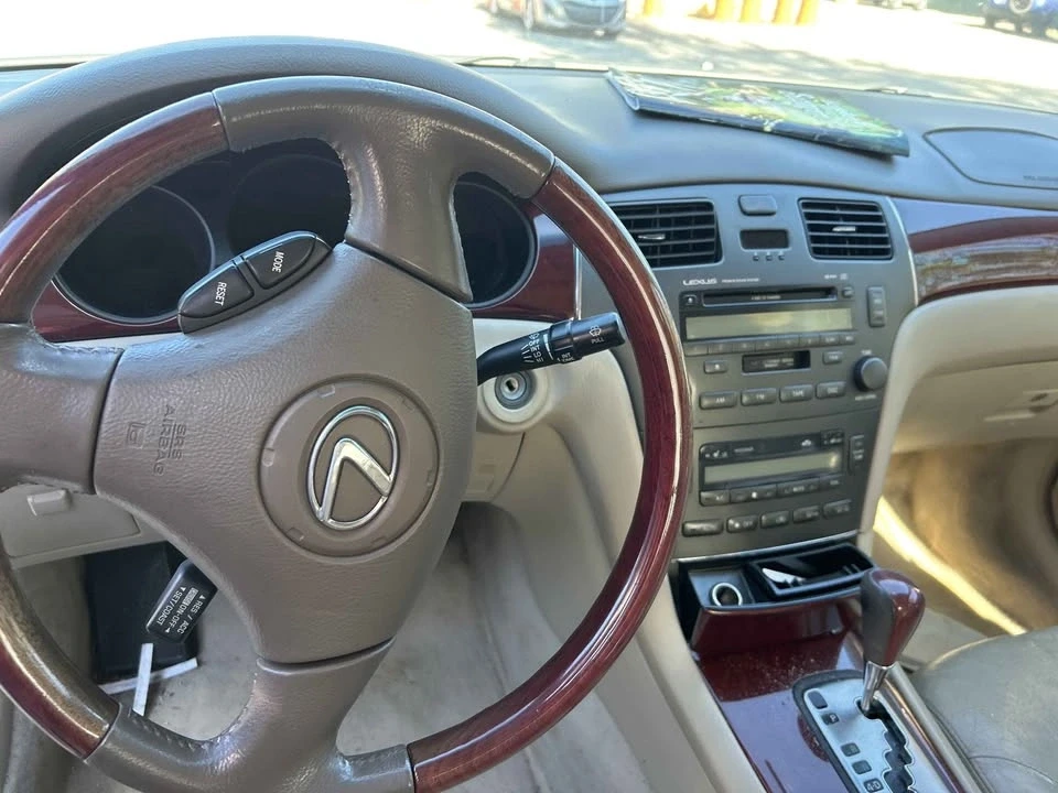 2002 Lexus GS 2nd Gen - Image 4 of 5