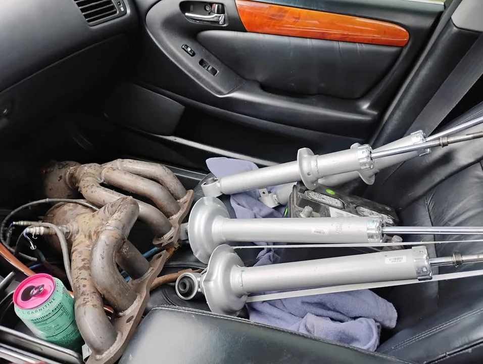 2002 Lexus GS 2nd Gen - Image 3 of 3