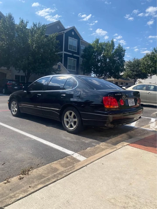 2002 Lexus GS 2nd Gen - Image 2 of 11