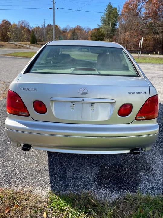 2002 Lexus GS 2nd Gen - Image 4 of 10