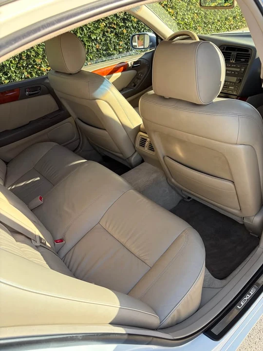 2002 Lexus GS 2nd Gen - Image 12 of 19
