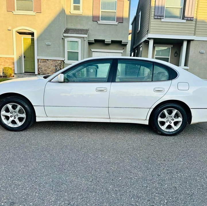 2002 Lexus GS 2nd Gen - Image 2 of 18