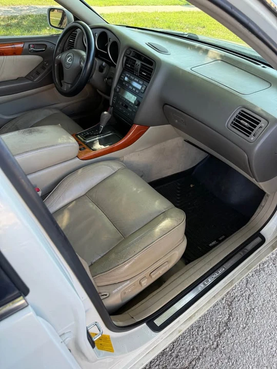 2002 Lexus GS 2nd Gen - Image 10 of 10
