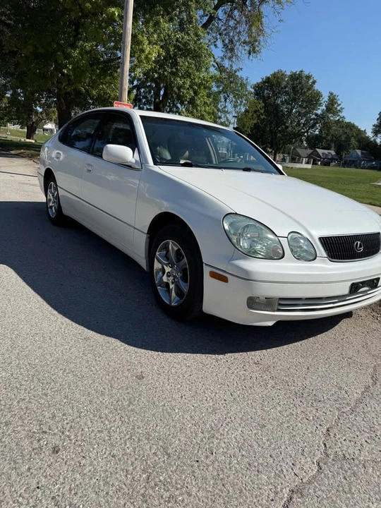 2002 Lexus GS 2nd Gen - Image 3 of 10