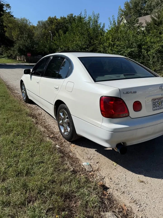 2002 Lexus GS 2nd Gen - Image 5 of 10