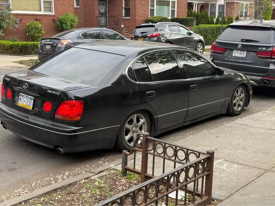 2002 Lexus GS 2nd Gen - Image 2 of 13