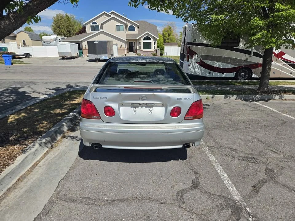 2002 Lexus GS 2nd Gen - Image 3 of 8