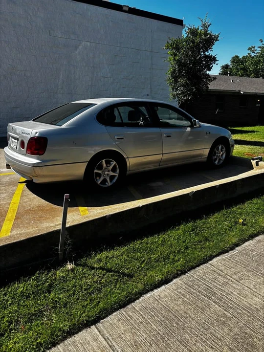 2002 Lexus GS 2nd Gen - Image 2 of 6