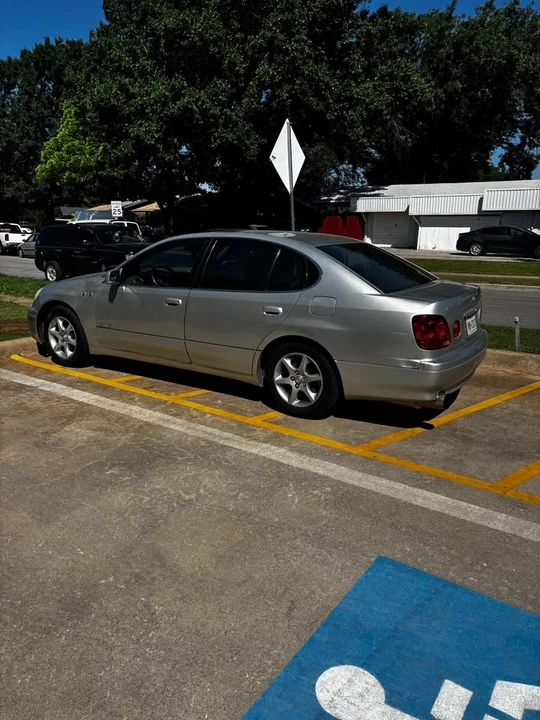 2002 Lexus GS 2nd Gen - Image 4 of 6
