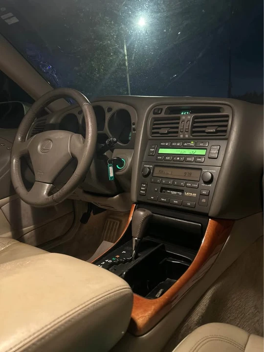 2002 Lexus GS 2nd Gen - Image 11 of 13