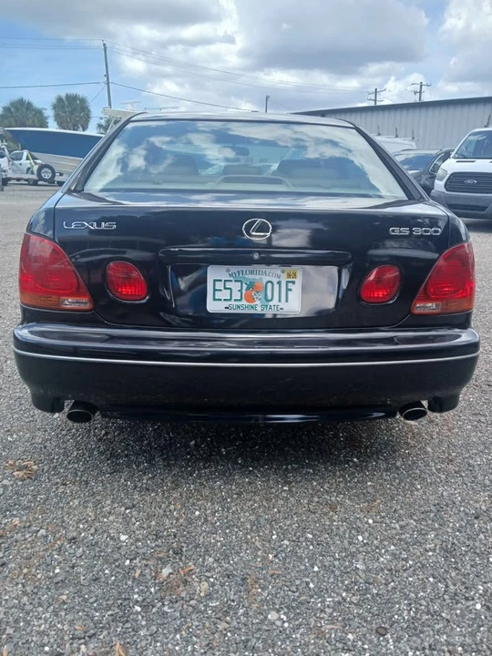 2002 Lexus GS 2nd Gen - Image 4 of 19