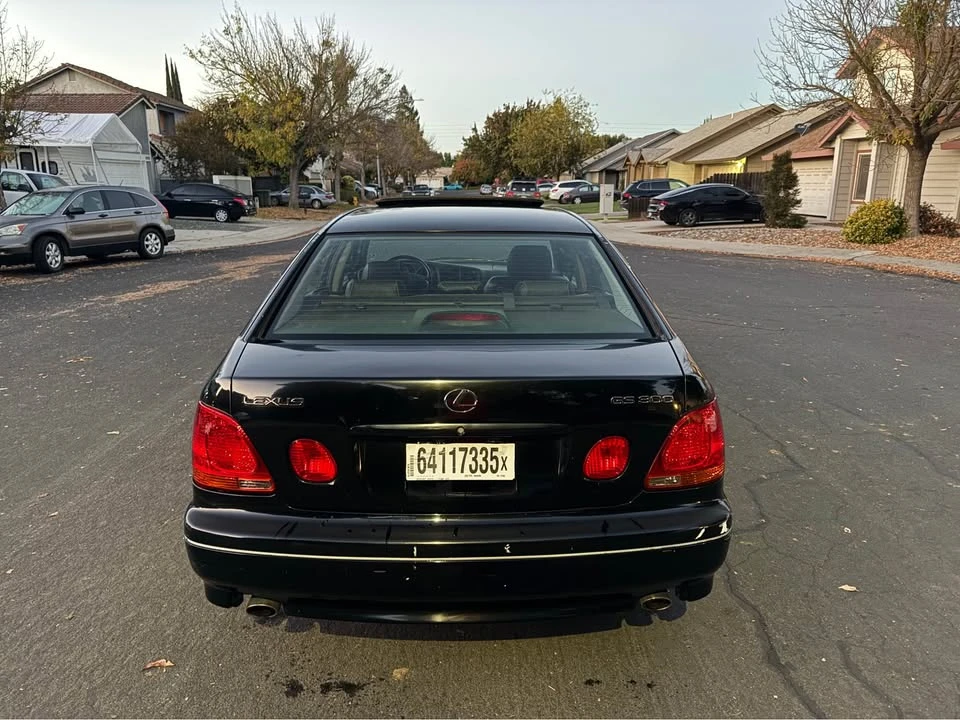 2002 Lexus GS 2nd Gen - Image 5 of 9